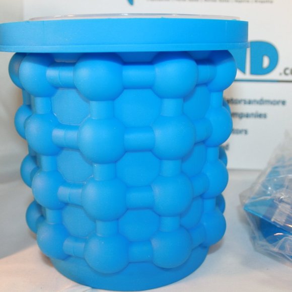 The Original Ice Genie Ice Cube Maker | 120 cubes! - Picture 8 of 12